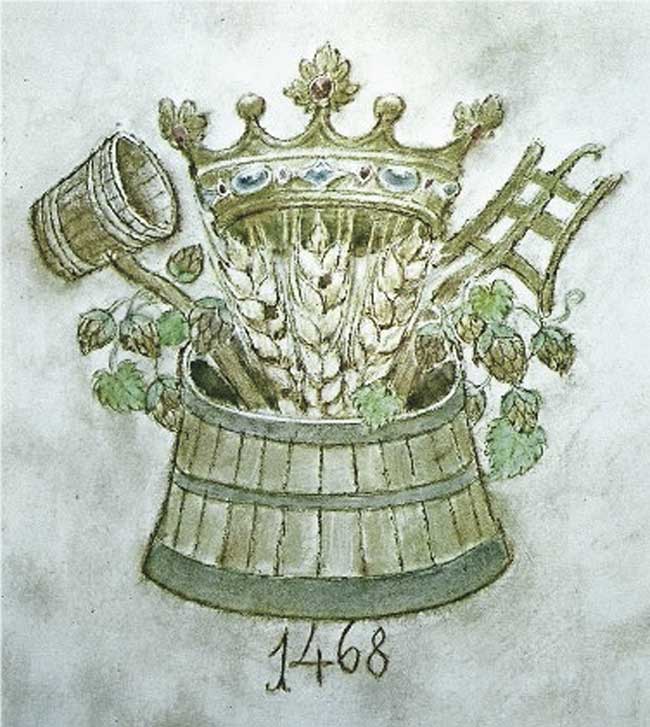 Zunftsymbol der Brauer aus dem Jahr 1468: Bierschöpfer, Maischegabel und Bottich ... alles aus Holz gefertigt