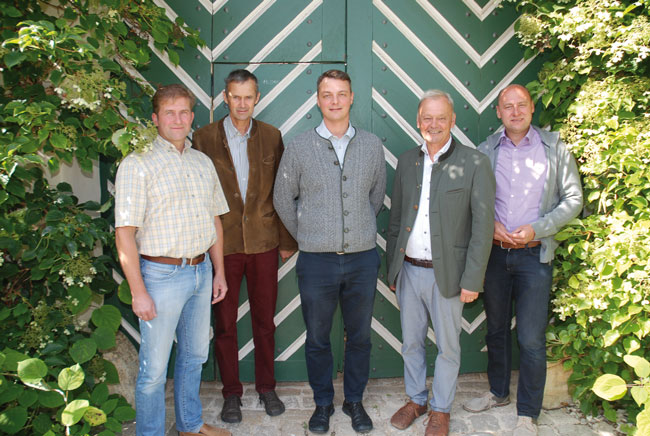 EG-Vorsitzender Jakob Bösl, Hans, Michael und Fritz Gutmann sowie HR-Qualitätsmanagementbeauftragter Thomas Janscheck