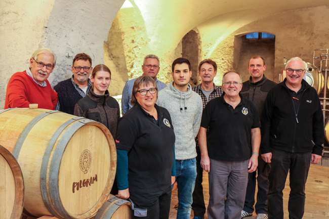Das Team der Brauerei Pilgrim im neuen Barrique-Keller